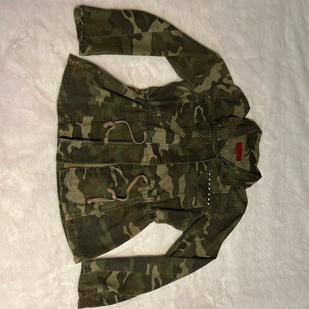 Women’s - Size L,  light weight,  Camo button up jacket with drawstrings.